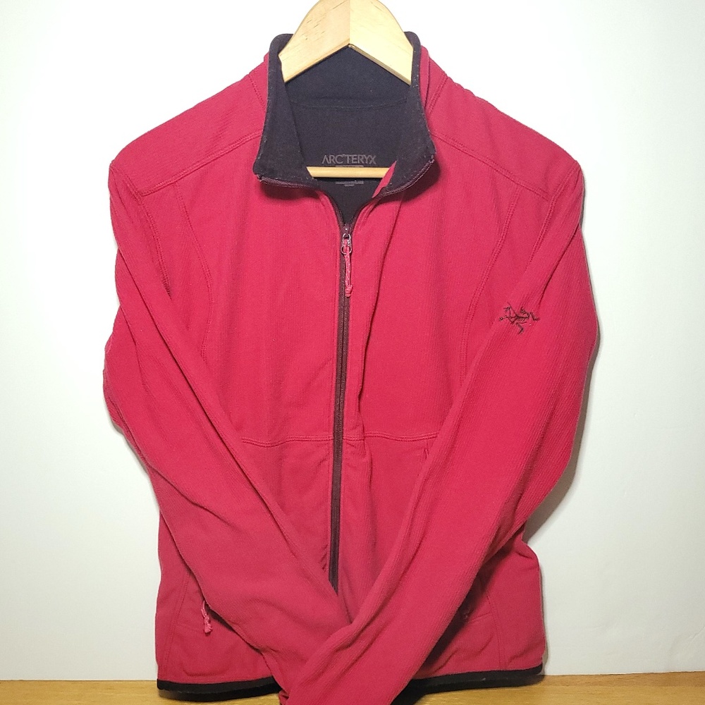 Arc'teryx Women's Pink Sweater size Medium